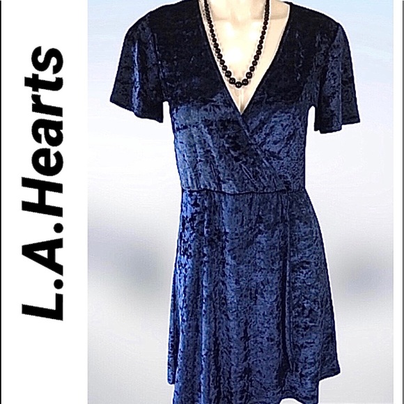 🌟🌟🌟SOLD🌟🌟🌟🎶 SHE WORE BLUE VELVET 🎶 L.A. HEARTS velvet dress Beautiful W - Picture 2 of 16